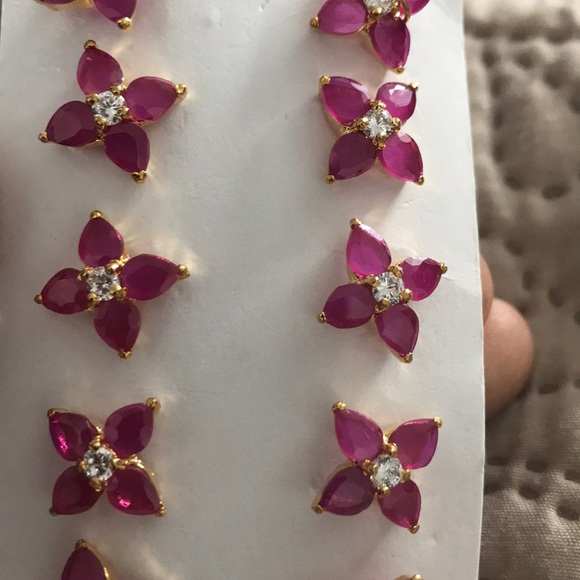 Clover Me Earrings- 1 pair / CODE: ER 75 - Picture 2 of 6